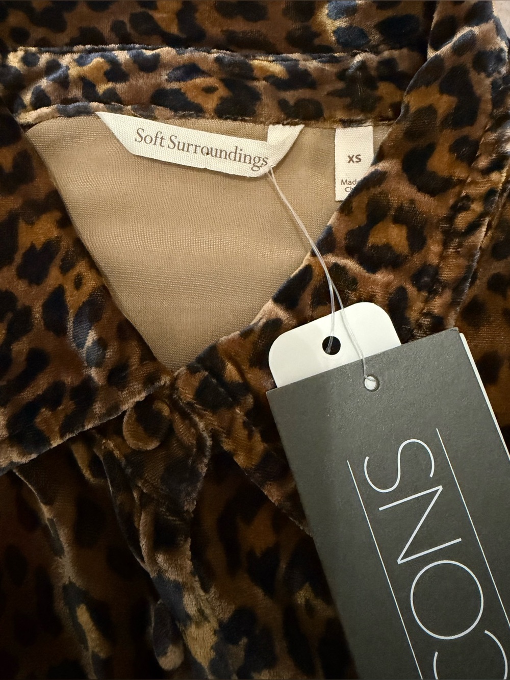 Soft Surroundings Icon Silk Velvet Poets Animal Print Button Up Tunic XS - Picture 9 of 12